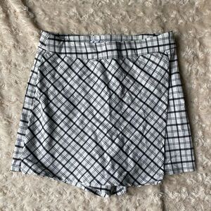 Garage Black and White Stripped Skort | SIZE: S